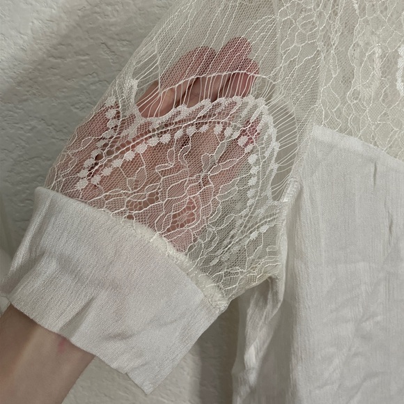 Lucca White Top Sheer Lace Lightweight Boho Flowy Tee Shirt Blouse Keyhole Sz S - Picture 4 of 9